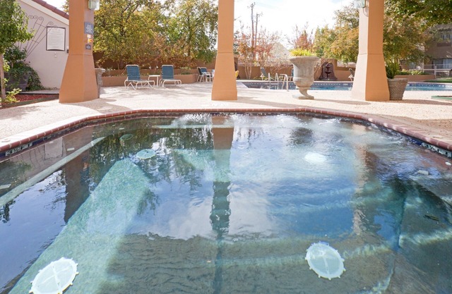 King Suite. Shared Pool & Hot Tub. Free Breakfast. Near Texas Tech University & University Medical Center.