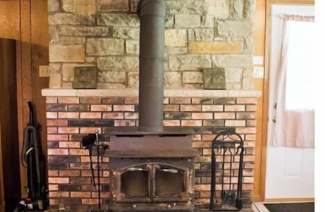 Kishauwau's Starved Rock Area Cabins - Dog Friendly Mother-in-law Family Cabin