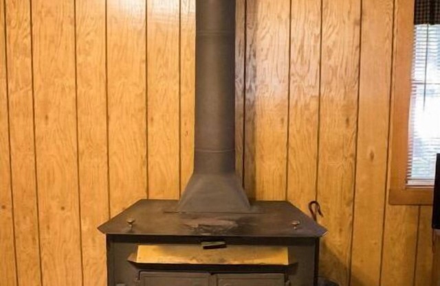 Kishauwau's Starved Rock Area Cabins - Romantic Whirlpool Wilderness