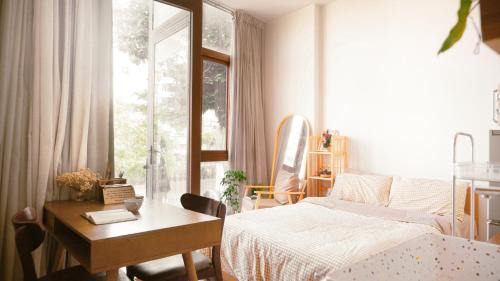 KitchenStay with Big Windows & River View