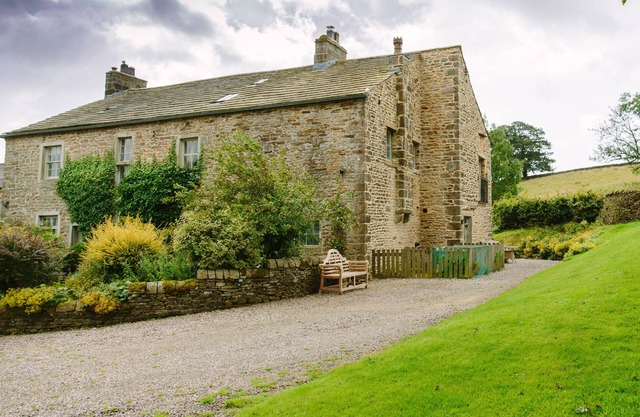 KNOTTS REST, with a garden in Tosside