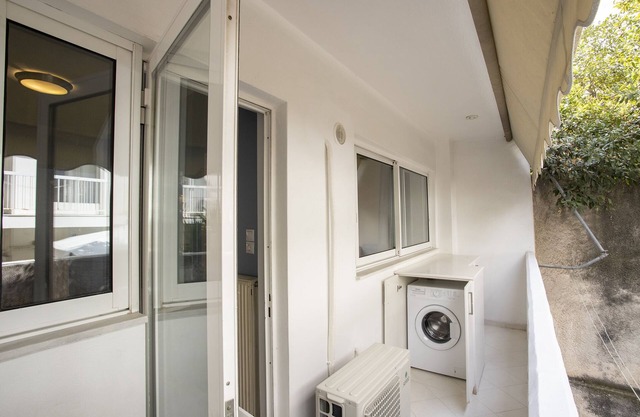 Kolonaki 2 Bedroom Balcony and Parking