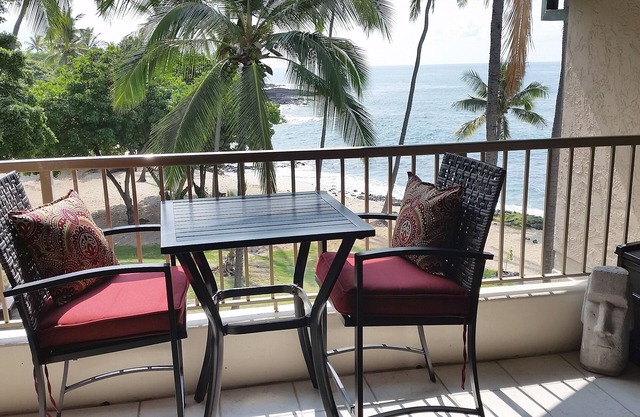 Kona Reef B34/20% Discount for 2026/Beachfront/Top Floor/Air Con/WiFi