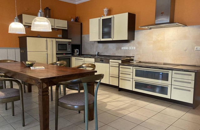 "krähenhorst" Wohnen mit Charme auf 100 m² in der Historischen Villa Seeperle
