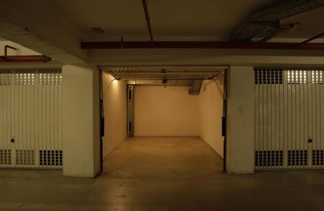 Kruge Luxury - Three Bedroom Apartment with Balcony