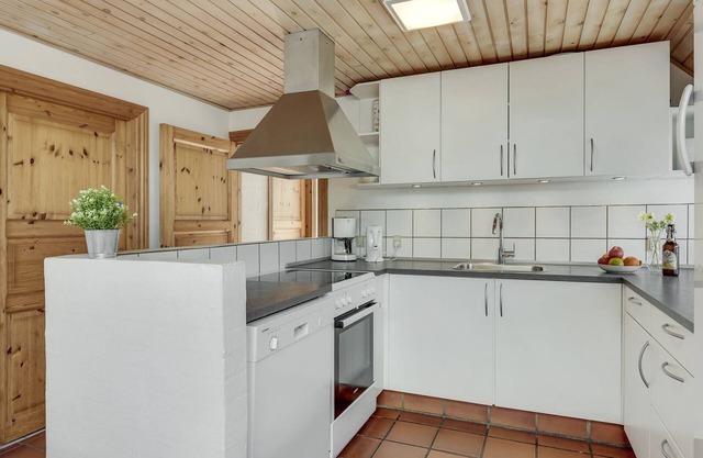 "Krystina" - 3.3km from the sea by Interhome