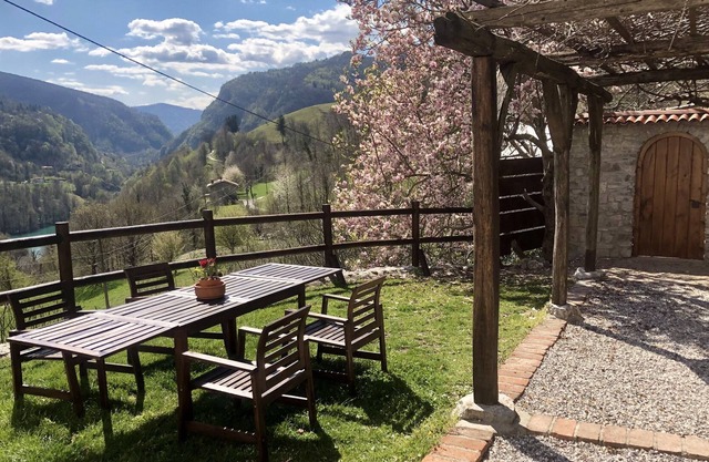 Kuninez, house on top location with summer kitchen