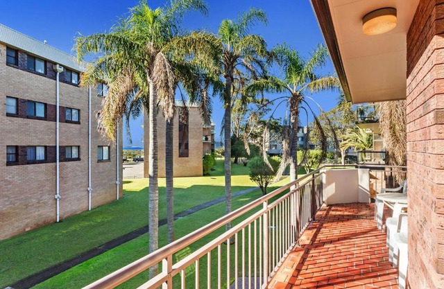 Kurranulla Unit 5 15 Weatherly Close