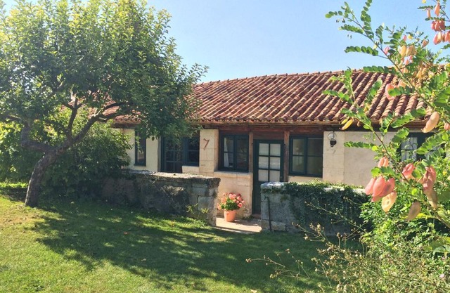L'Amandier, Manoir de Longeveau