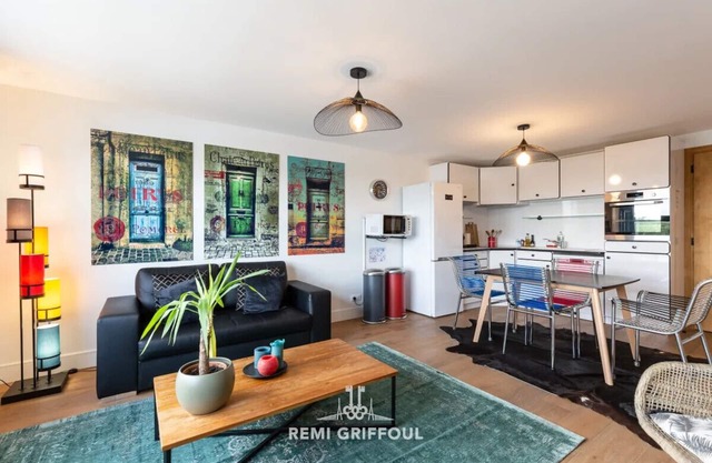 L'Annexe du Cosmopolitain | Luxury Building | 4 Guests