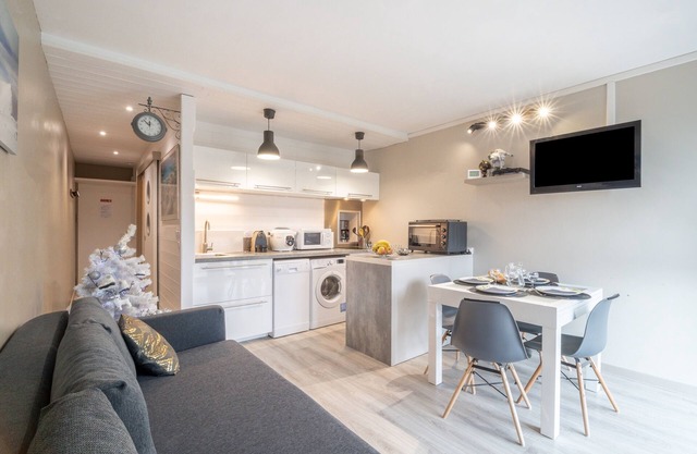 L'Espiaube - One Bedroom Apartment, Sleeps 6