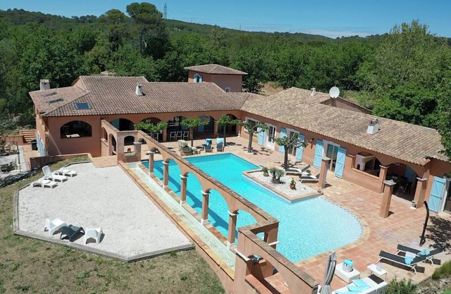 L'hacienda Provençale Les Palmiers
