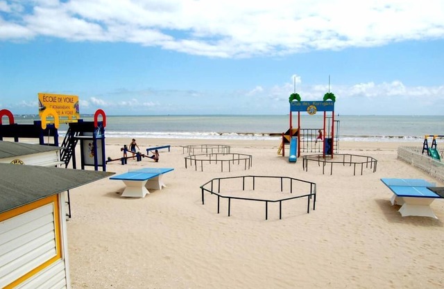 La Baule plage benoit, T2 +cabin, seafront building