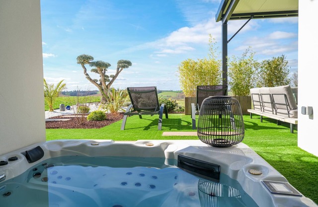 La Bellevue with SPA - Aircon