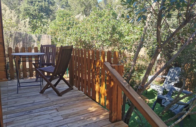 La cabane pampa, a cosy, intimate wooden cocoon in Porto-Vecchio