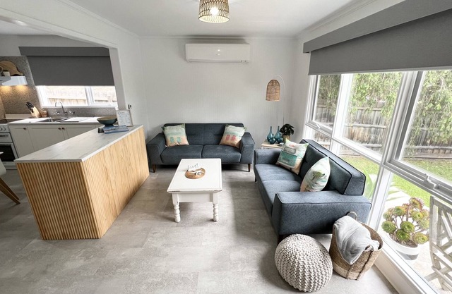 La Casita McCrae - A stone's throw from the beach! **PET FRIENDLY ACCOMODATION**