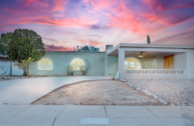 ☀️La Casita Oasis | Central Location | Big Patio and Backyard
