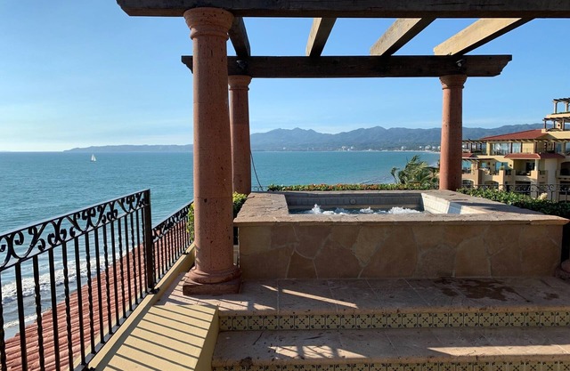 La Estancia 3BR Waterfront Penthouse - other size suite also available