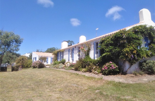 La Meule- large house with enclosed garden not overlooked