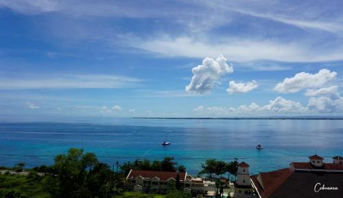 La Mirada Deluxe Suites with Oceanview