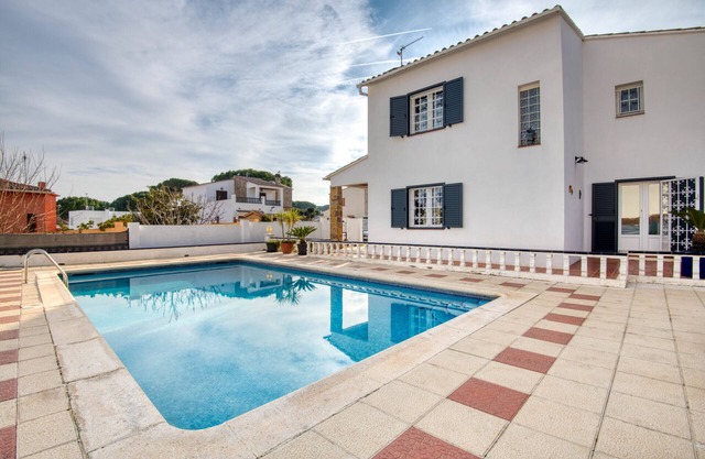 LA PALOMA: House with private pool in l'Escala, spacious and cozy