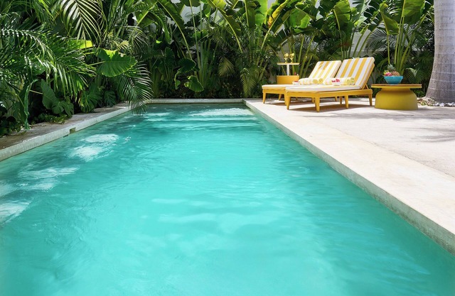 La Peninsular - Downtown tropical exuberance