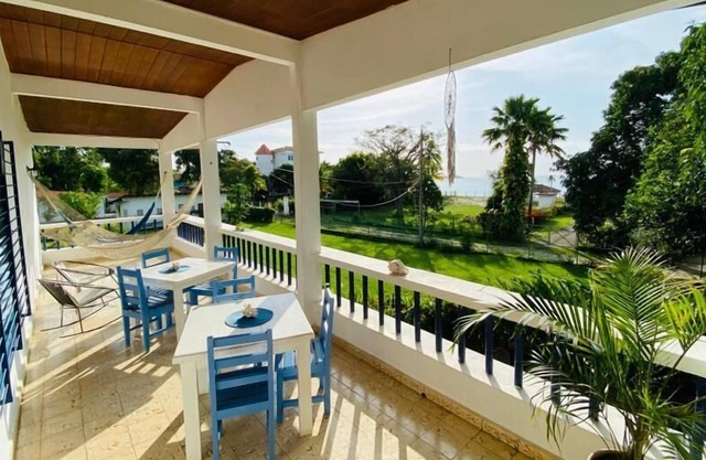 La Perla de Farallon Bed and Breakfast