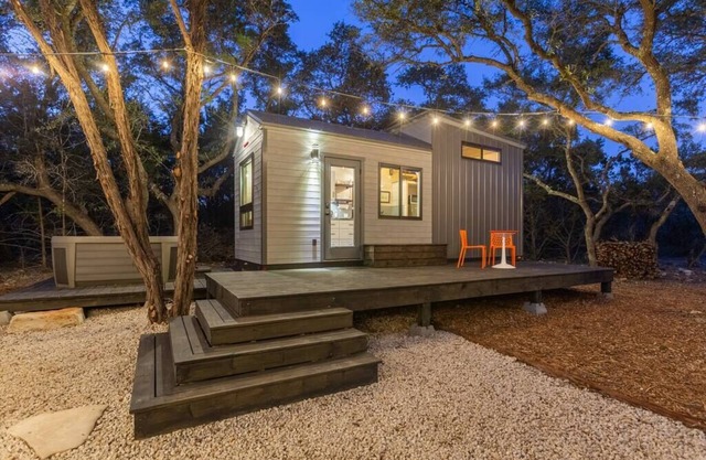 La Petite: a Tiny House Tucked in Nature *Hot Tub*