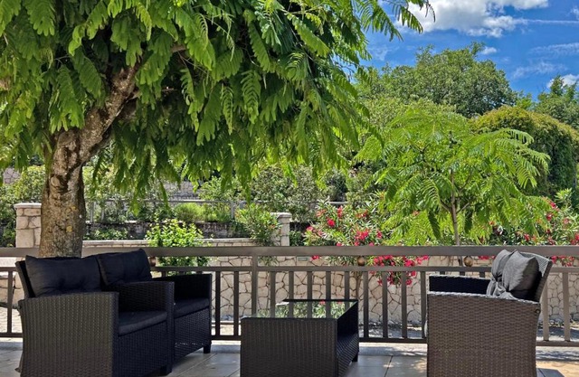La Pietra Family Hotel
