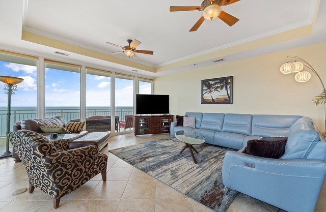 La Playa 901- Beach Front with Stunning Views