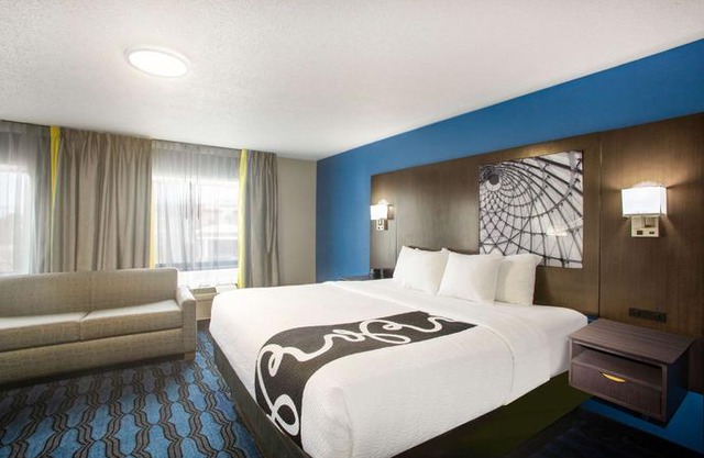 La Quinta Inn & Suites St Louis Hazelwood - Airport North