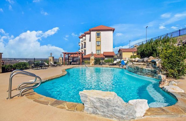 La Quinta Inn & Suites Marble Falls