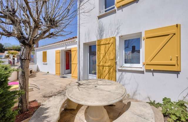 La Tranche sur Mer, large house for 7