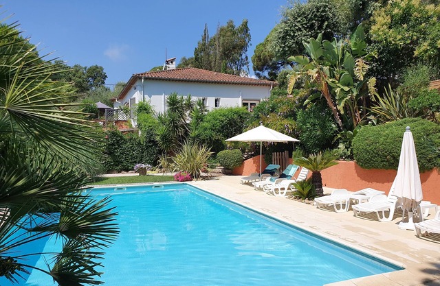 La villa Siloé secure heated pool, green tranquility (sea 800 meters)