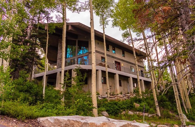 La Vista by Cottonwood Lodging
