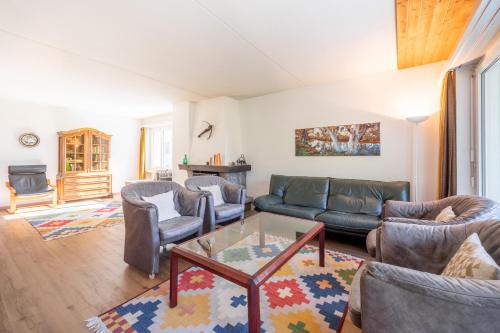 LAAX Homes - Val Signina 4-8