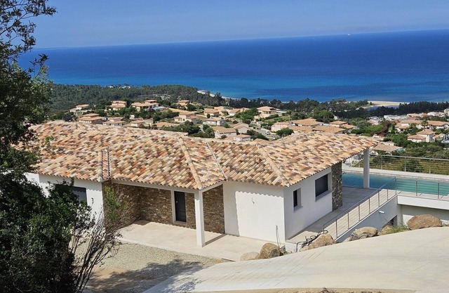 LABELLE- PANORAMIC SEA VIEW- PRIVATE POOL- AIR CONDITIONING-WIFI
