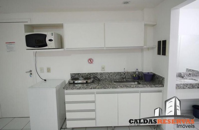 LAGOA QUENTE HOTEL - Apartamento 229 - 01º Andar - SUÍTE ESMERALDA - 01 quarto, sala, cozinha e banheiro *com fogão*