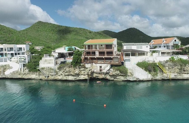 Lagun Ocean View Villa with Own Private Beach