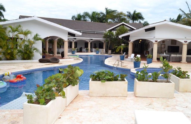 Laguna Luxury Villa