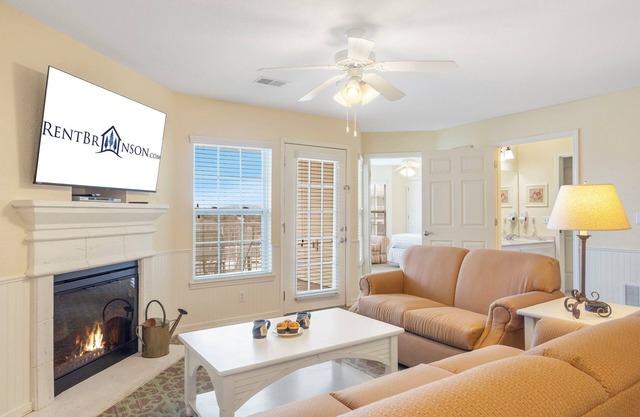 Lake Access-Spacious Condo-Free Attraction Tickets-Deck Area