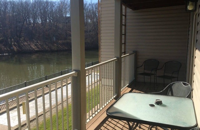 Lake Condo with Pool and Hot Tub at Lake Ozark