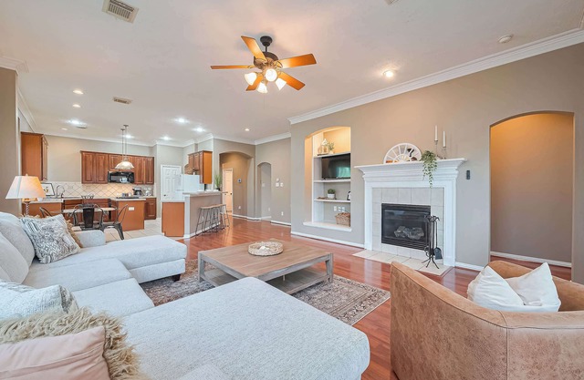 Lake Conroe Exec Home – Peaceful & Family-Ready