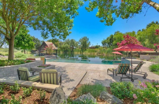 Lake Cottage House with Pool at UC Davis