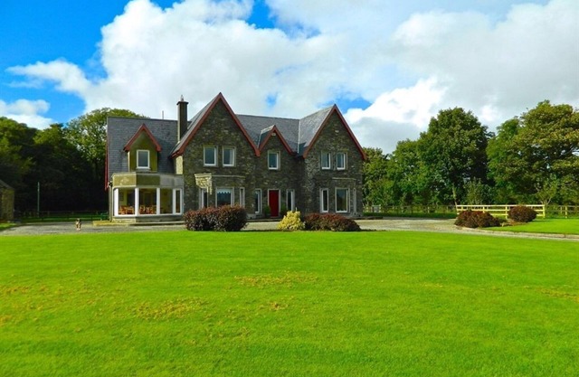Lake House B&B