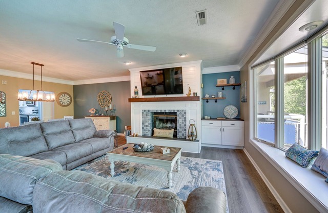 Lake Keowee Condo: Resort Pools & Lake Access!