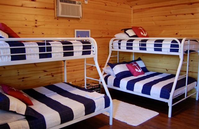 Lake Martin Cabin, Bunkhouse, Pavilion w/ Boathouse. Sleeps 12