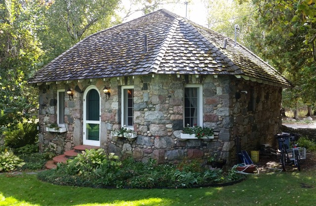 Lake Michigan Earl Young Stone Cottage