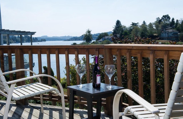 Lake Point Hideaway