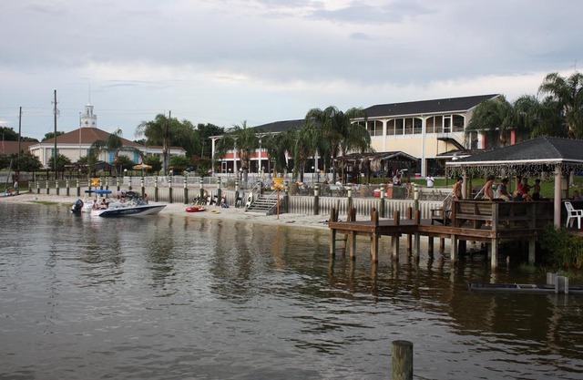 Lake Roy Beach Inn - Winter Haven
